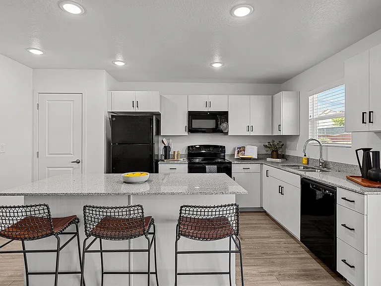Desert Village Townhomes — Photo 2