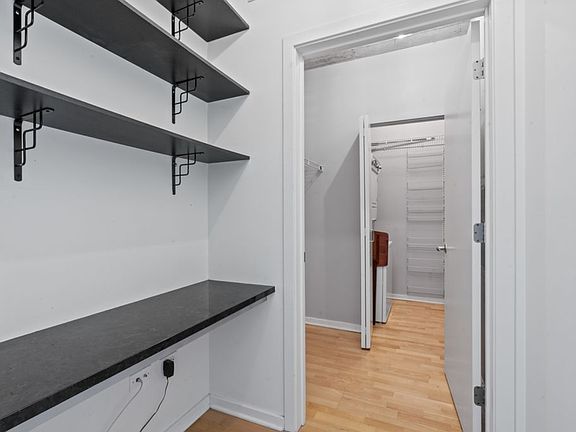 3rd image of 659 W Randolph St #503