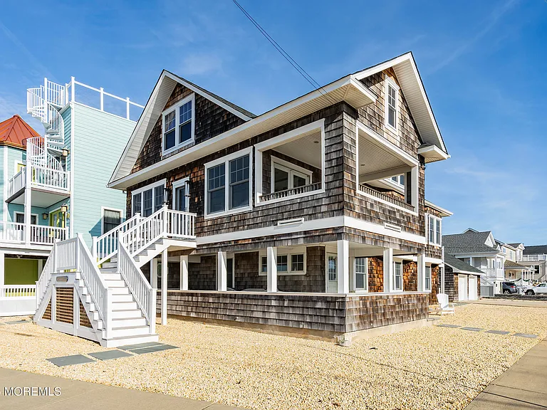 600 N Bayview Ave — Photo 12