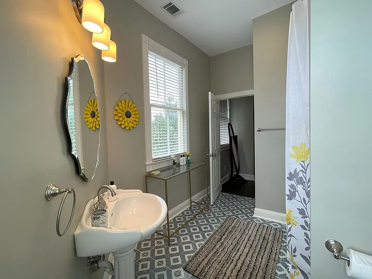 501 Blair St — Photo 33