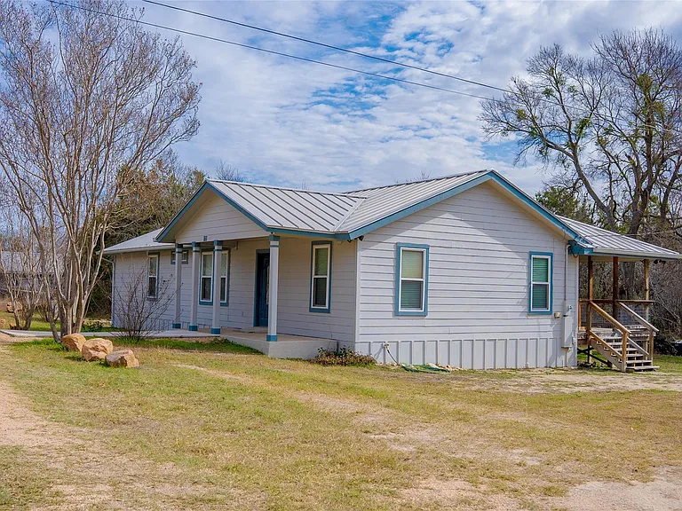 111 Hillview Ln — Photo 4