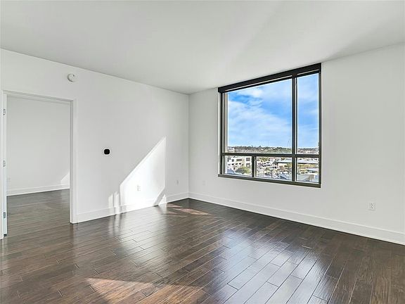 3rd image of 300 Bowie St #1001