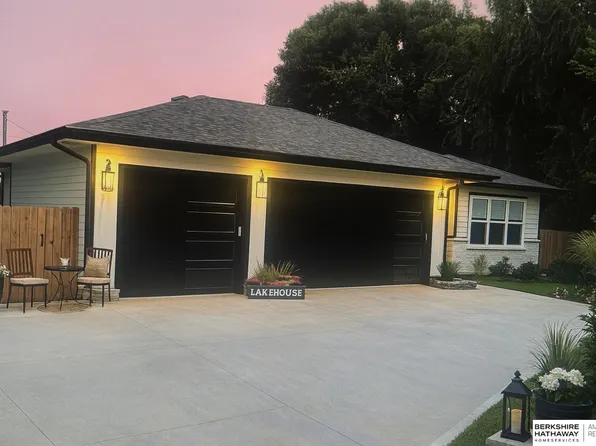 9518 Sterling Cir, Plattsmouth, NE 68048