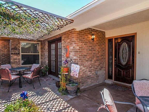5th image of 1741 Vista Real Dr