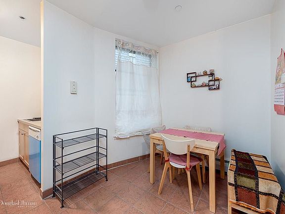 3rd image of 231 W 148th St #3U