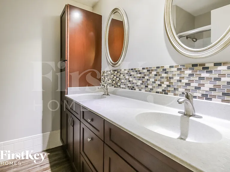 9805 N Cove View Ct — Photo 15