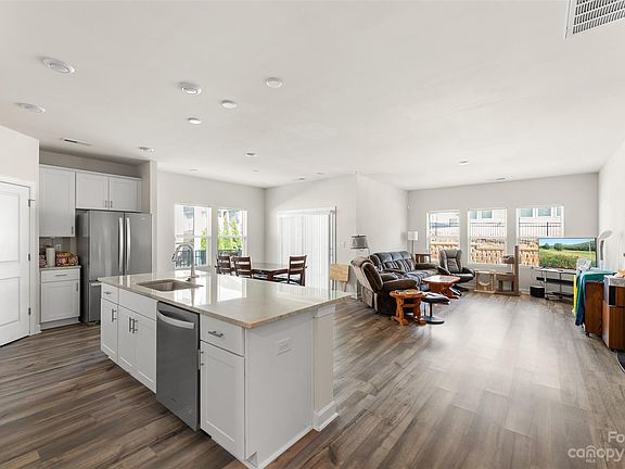 5th image of 9293 Dunwich Dr