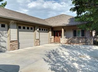 3134 NW Golf View Dr, Bend, OR 97703