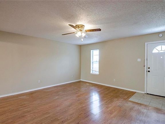 4th image of 1004 Lynda Ln