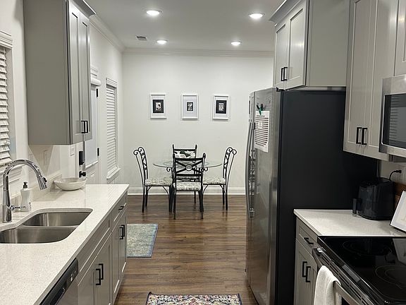 4th image of 606 Meadow Crest Cir