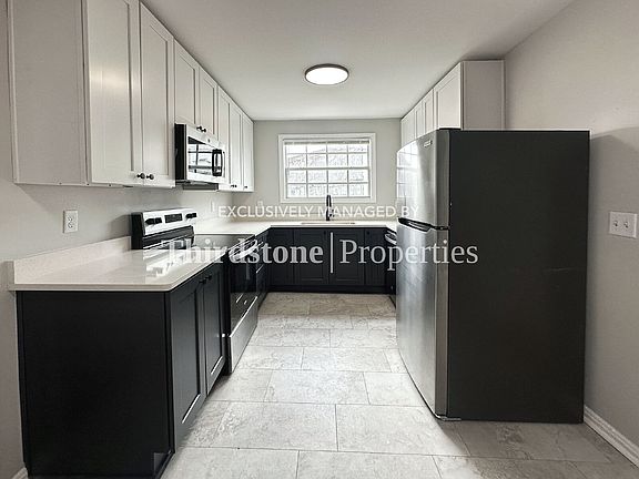 4th image of 2660 Gale Ct APT 2
