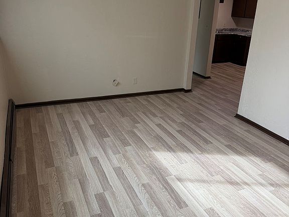 2nd image of 481 Sunset Dr #4