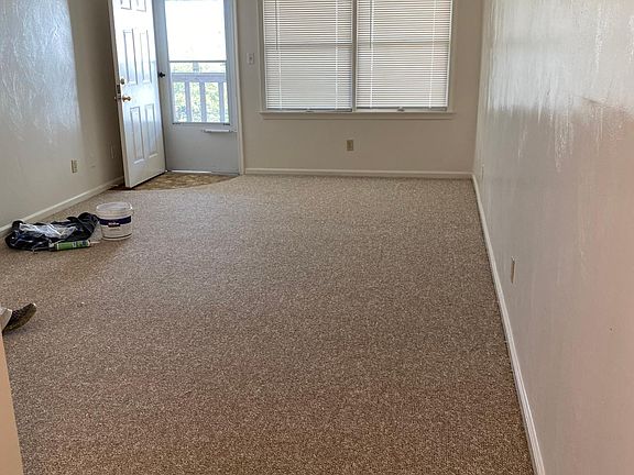 3rd image of 469 W Ocean View Ave