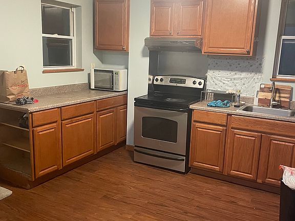 2nd image of 125 Comfort St #1