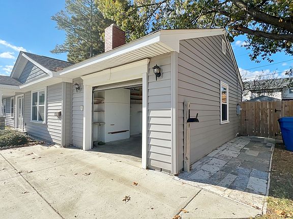 5th image of 4432 Jeanne St