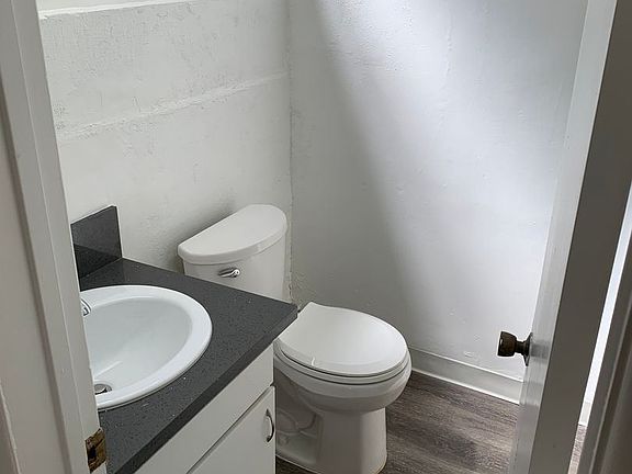 4th image of 125 S Croft Ave #11828686