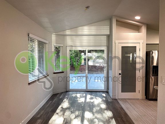 4th image of 619 Zoe Ann Dr