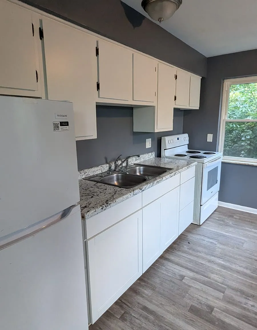 3 bed, 1200 sqft, $1,750 — Photo 3