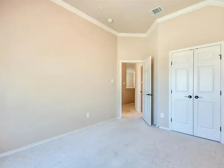 188 Milan St — Photo 4