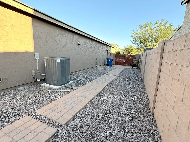 20088 E Domingo Rd — Photo 47