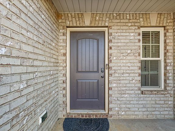 2nd image of 2928 Ronstadt Dr