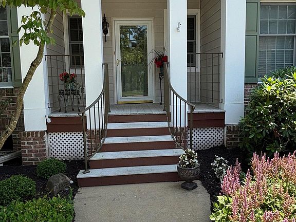 2nd image of 571 Gramercy Ln