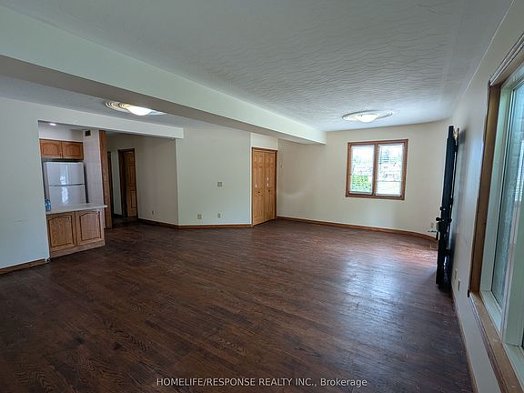 5th image of 253 Mount Pleasant Rd