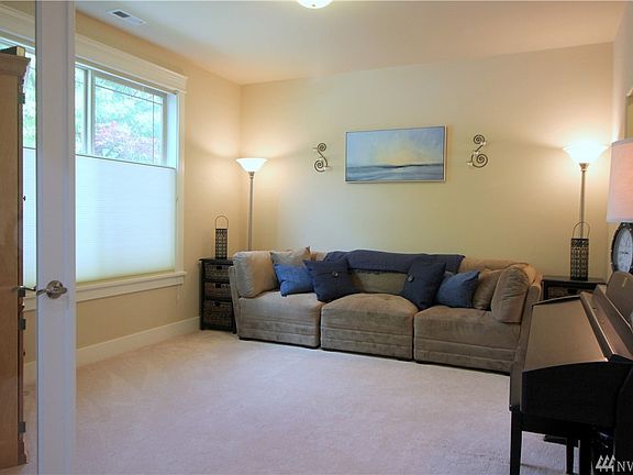 2nd image of 1535 Bellerive Way SE