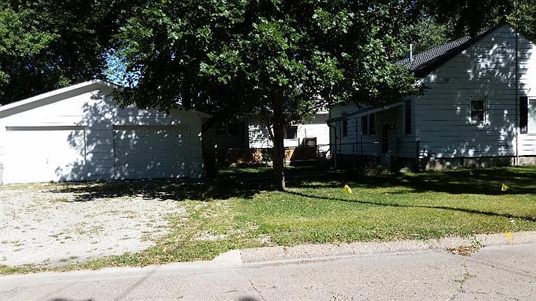 2nd image of 847 Richmond Ave