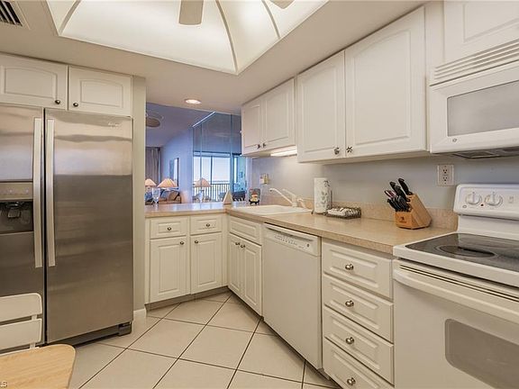 3rd image of 4223 Bay Beach Ln #4E
