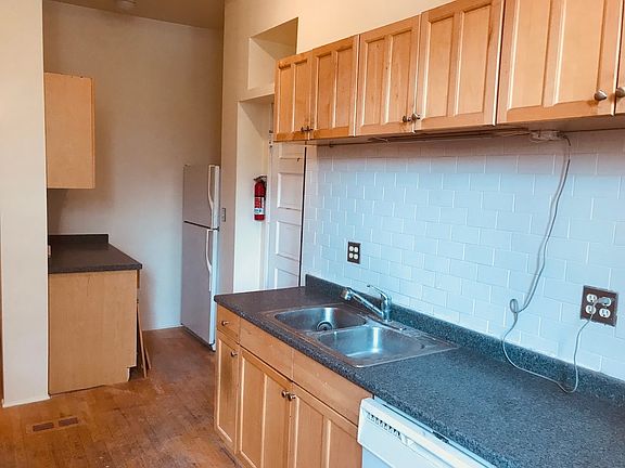 3rd image of 4625 N Paulina St #1