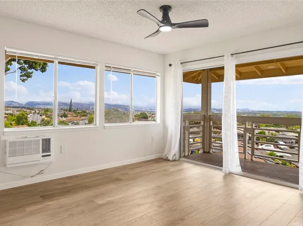 94-512 Kupuohi St #10203, Waipahu, HI 96797