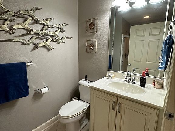 4th image of 704 Summer Place Dr Unit 2-A