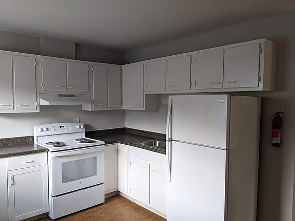2nd image of 1615 Nottingham Ave #104