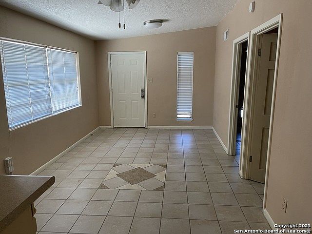 1st image of 567 Gilbert Ln
