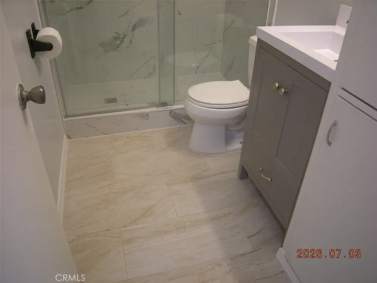 1260 Superior Ave #C — Photo 9