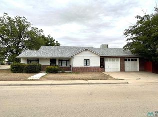 902 N 5th St, Artesia, NM 88210