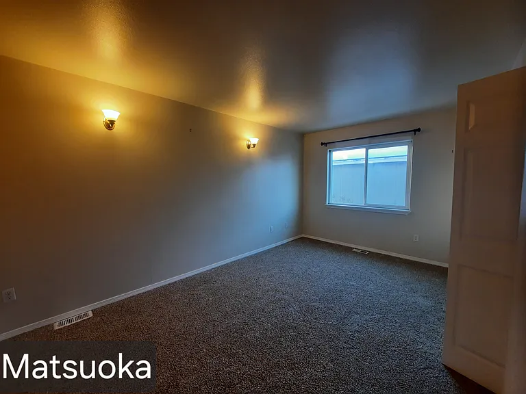 2576 Glacier St — Photo 9