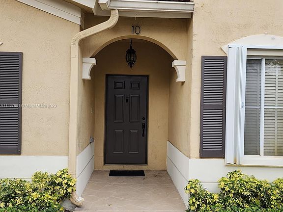 4th image of 9020 W Flagler St APT 10