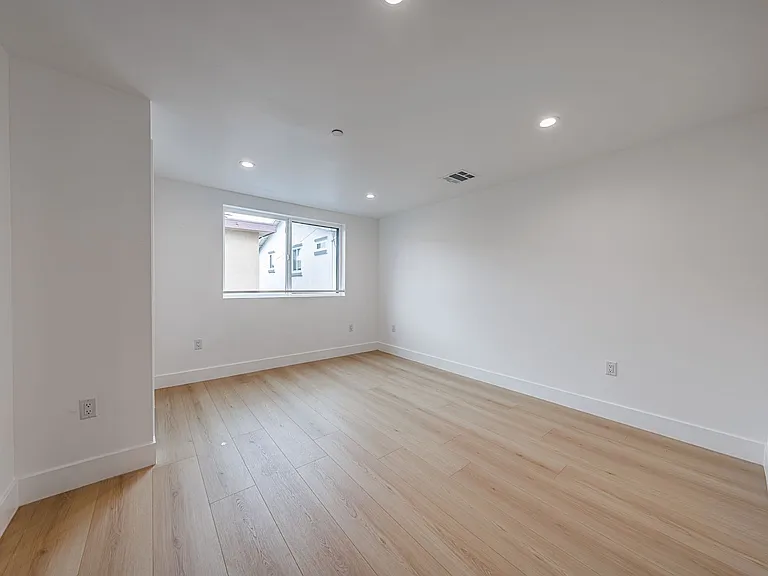 2026 Luxury 3, 4 & 5 Bed Townhomes — Photo 48