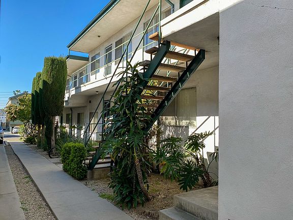 4th image of 3320 Keystone Ave #8