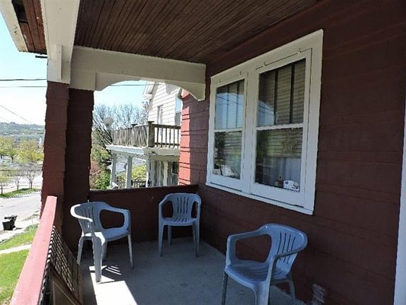 3rd image of 2833 Marshall Ave
