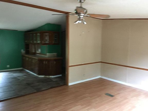 3rd image of 215 Sydney Pl
