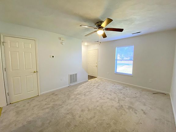 2nd image of 2827 Clarendon Ave NW