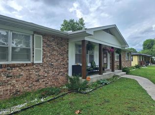 2043 S Grand Ave, Carthage, MO 64836