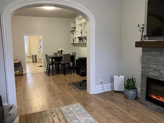 3rd image of 412 1st St #1
