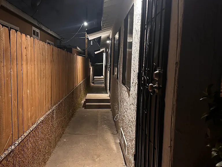 2844 Fairmount Ave — Photo 36