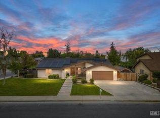 1713 Club View Dr, Bakersfield, CA 93309