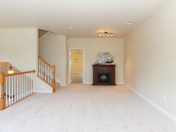 5th image of 14559 Marlow St #144