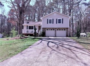 4135 Tanglewood Rd, Snellville, GA 30039